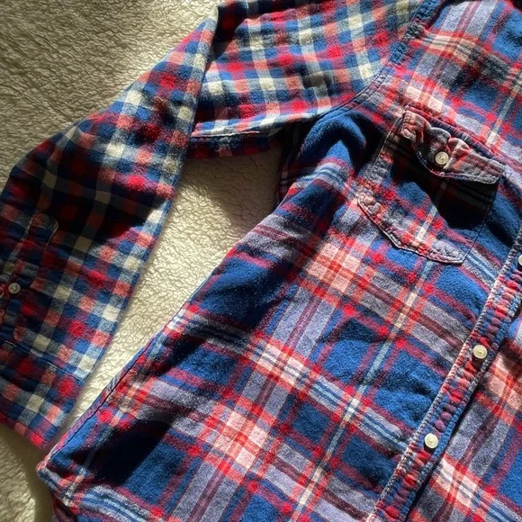 Hollister flannel 🌿 - Picture 4 of 6